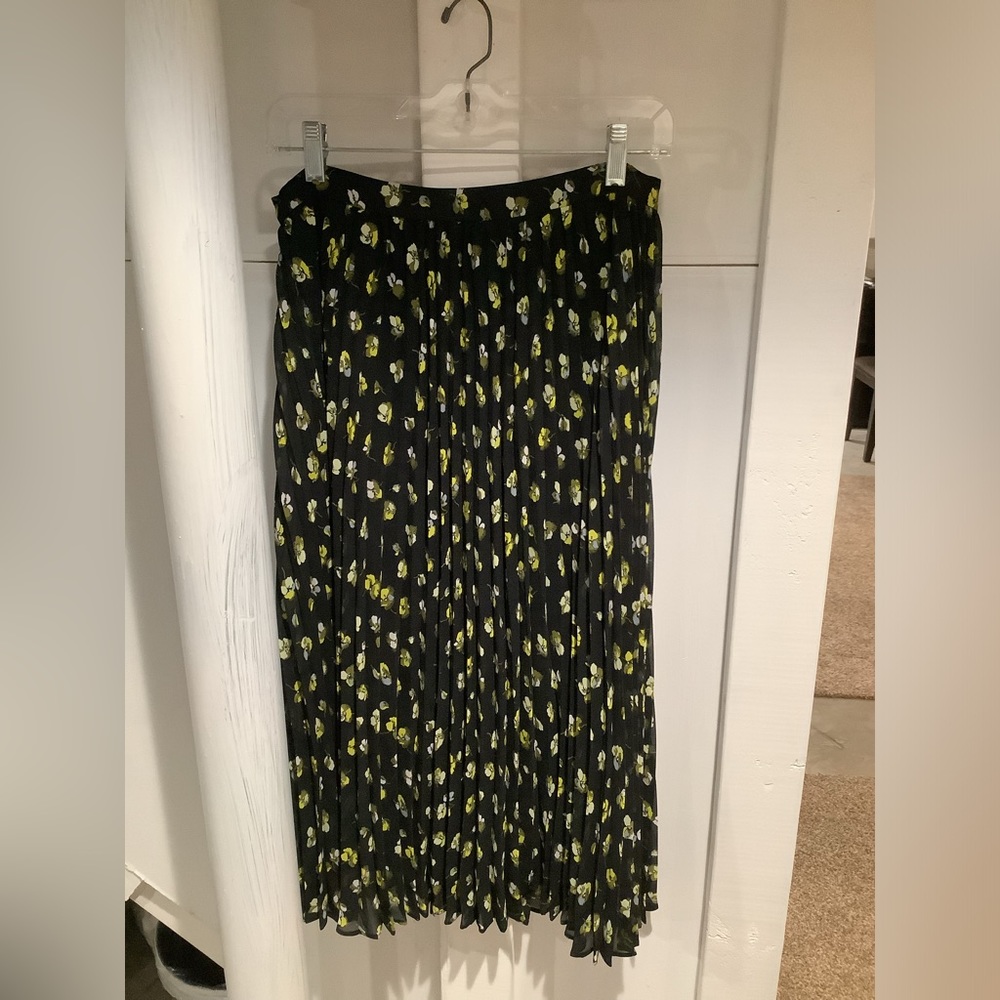 Banana republic pleated skirt 6
